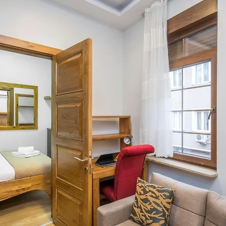 Lejlighed Bright 1 Bedroom Flat W/Ac In Cihangir