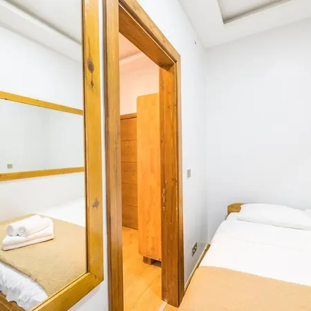 Lejlighed Bright 1 Bedroom Flat W/Ac In Cihangir